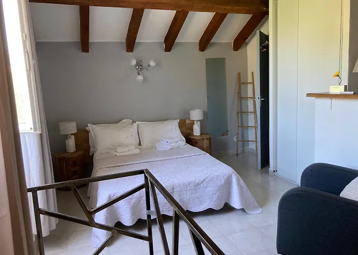 Maison Kyprea: /duplex , Spacieux, Confort Avec Terrasse Exterieure Privee, Parking Privatif , Vue Pittoresque Sur La Citadelle De Et Les Montagnes.