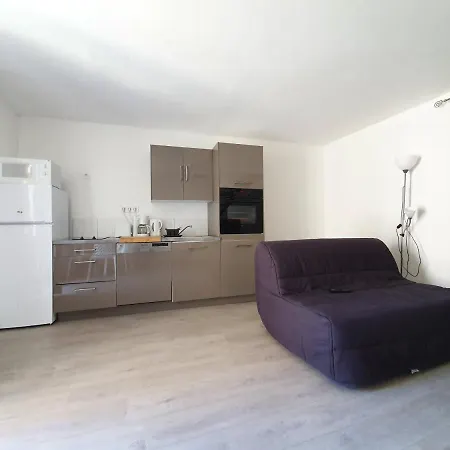 Maison Kyprea: /duplex , Spacieux, Confort Avec Terrasse Exterieure Privee, Parking Privatif , Vue Pittoresque Sur La Citadelle De Et Les Montagnes.
