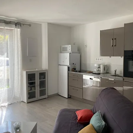 Maison Kyprea: /duplex , Spacieux, Confort Avec Terrasse Exterieure Privee, Parking Privatif , Vue Pittoresque Sur La Citadelle De Et Les Montagnes. Daire