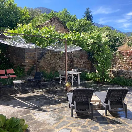 Maison Kyprea: /duplex , Spacieux, Confort Avec Terrasse Exterieure Privee, Parking Privatif , Vue Pittoresque Sur La Citadelle De Et Les Montagnes.