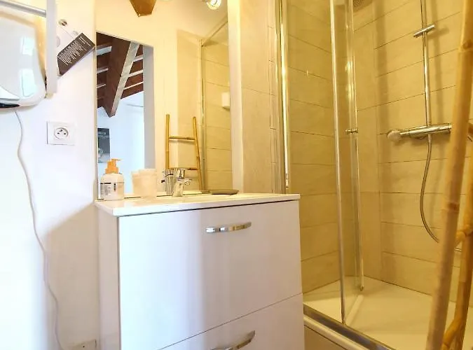 Maison Kyprea: /duplex , Spacieux, Confort Avec Terrasse Exterieure Privee, Parking Privatif , Vue Pittoresque Sur La Citadelle De Et Les Montagnes. Apartment