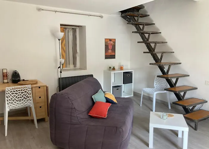 Maison Kyprea: /duplex , Spacieux, Confort Avec Terrasse Exterieure Privee, Parking Privatif , Vue Pittoresque Sur La Citadelle De Et Les Montagnes. *